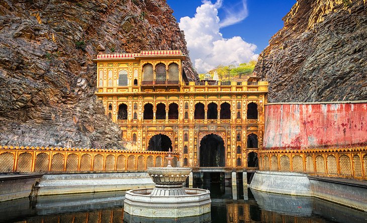 Top 10 Must-See Tourist Attractions in Jaipur